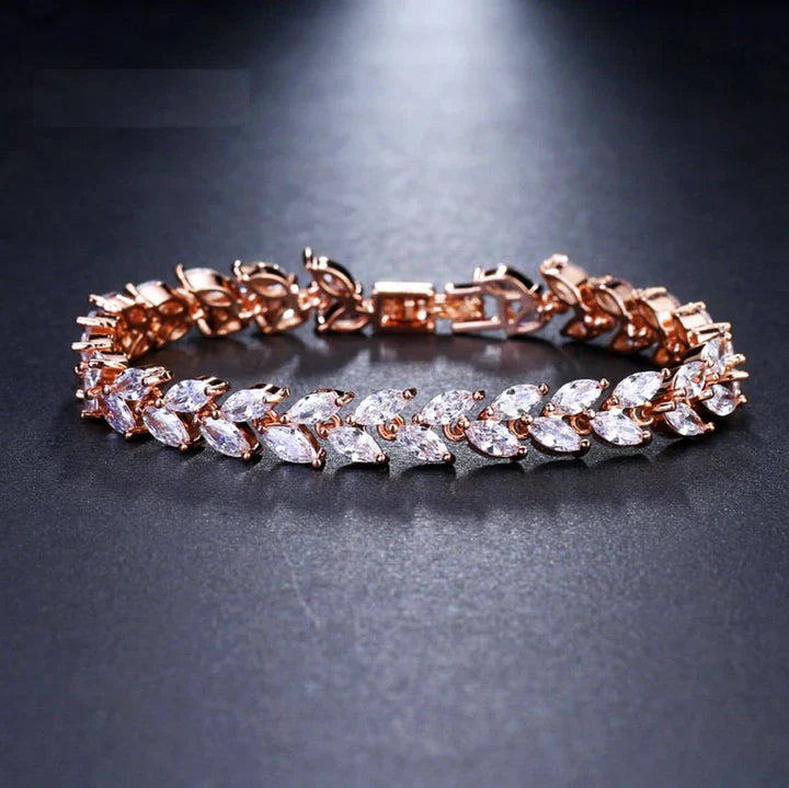Nemorina Foliora Bracelet | Gold-Tone