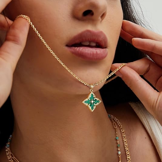 Green Stone Clover Pendant Necklace | Gold-Tone