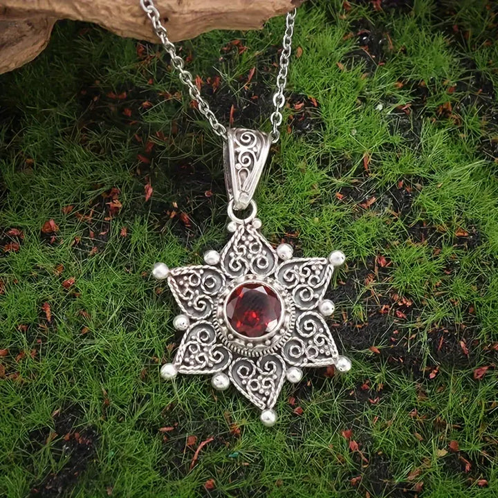 Jessindra Carmalyth Necklace | Silver-Tone