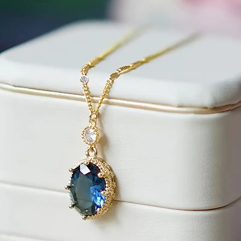 Thessia Lunebray Necklace | Gold-Tone