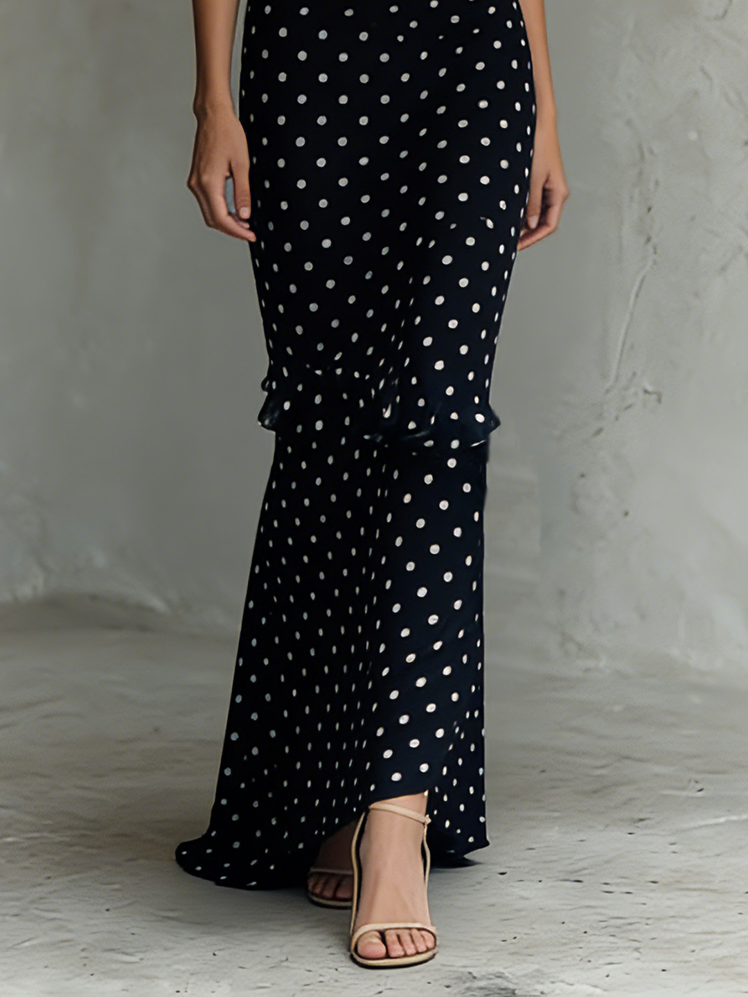 Women's Minimalist Polka Dot Chiffon Sleeveless V-neck Maxi Dress