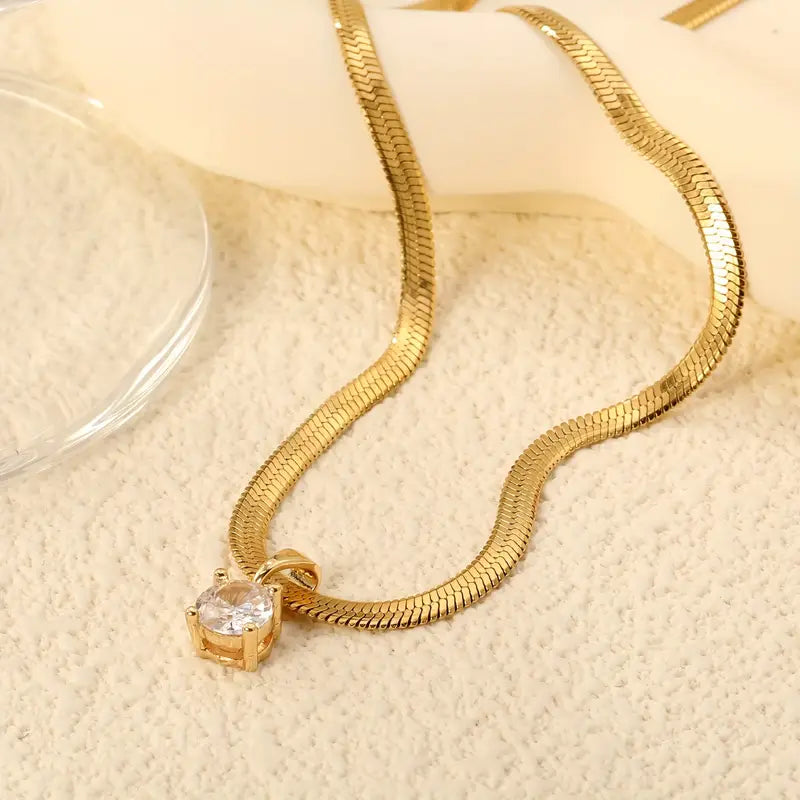 Elegant Rhinestone Pendant Necklace | Gold-Tone