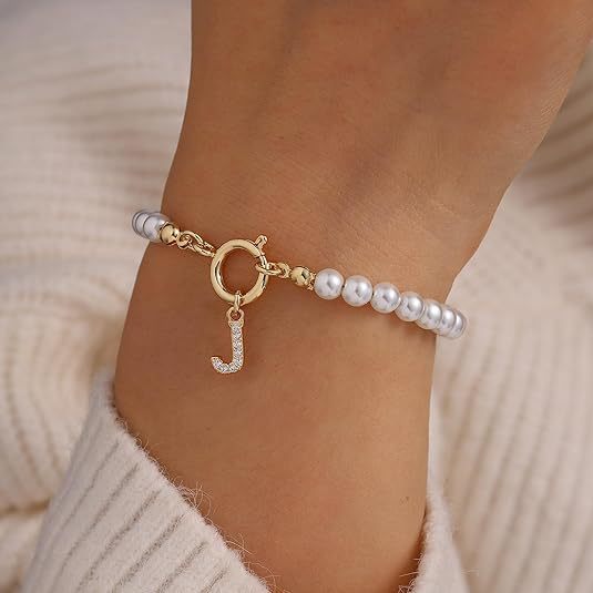 Auden Clé Letter Bracelet | Gold-Tone