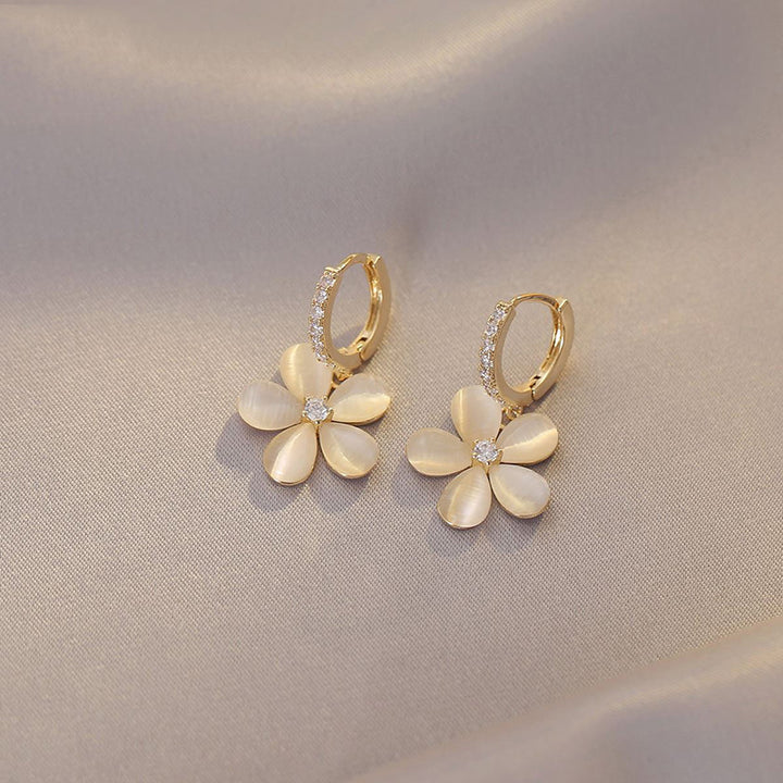 Ignatia Bellastra Earrings | Gold
