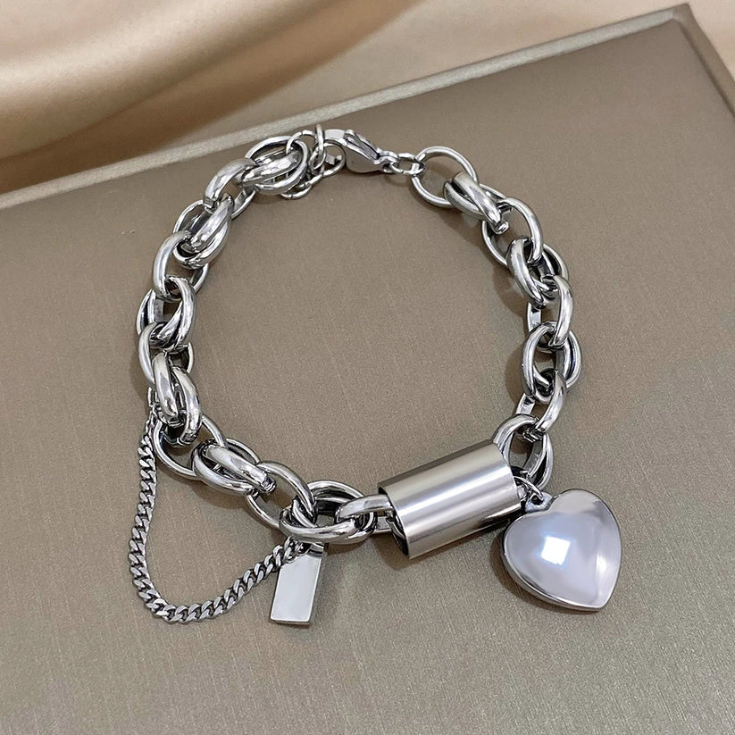 Heartened Chunky Bracelet | Gold-Tone