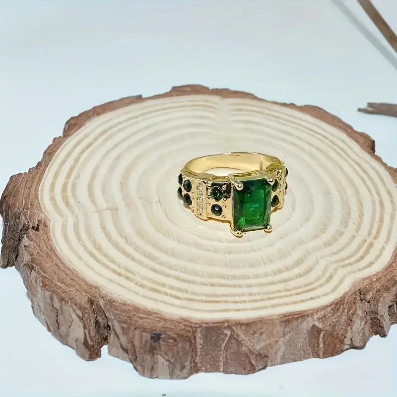 Averine Virdara Ring | Gold